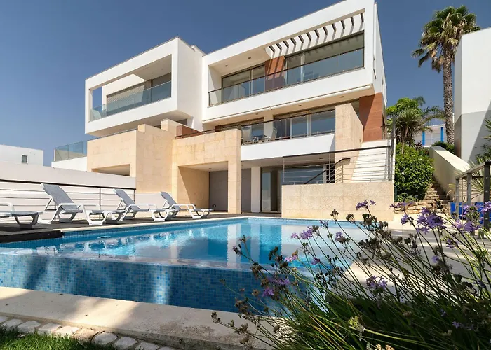 Som Do Mar Luxury Ocean Front Villa, Prime Location! Villa
