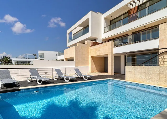 Villa Som Do Mar Luxury Ocean Front Villa, Prime Location! *